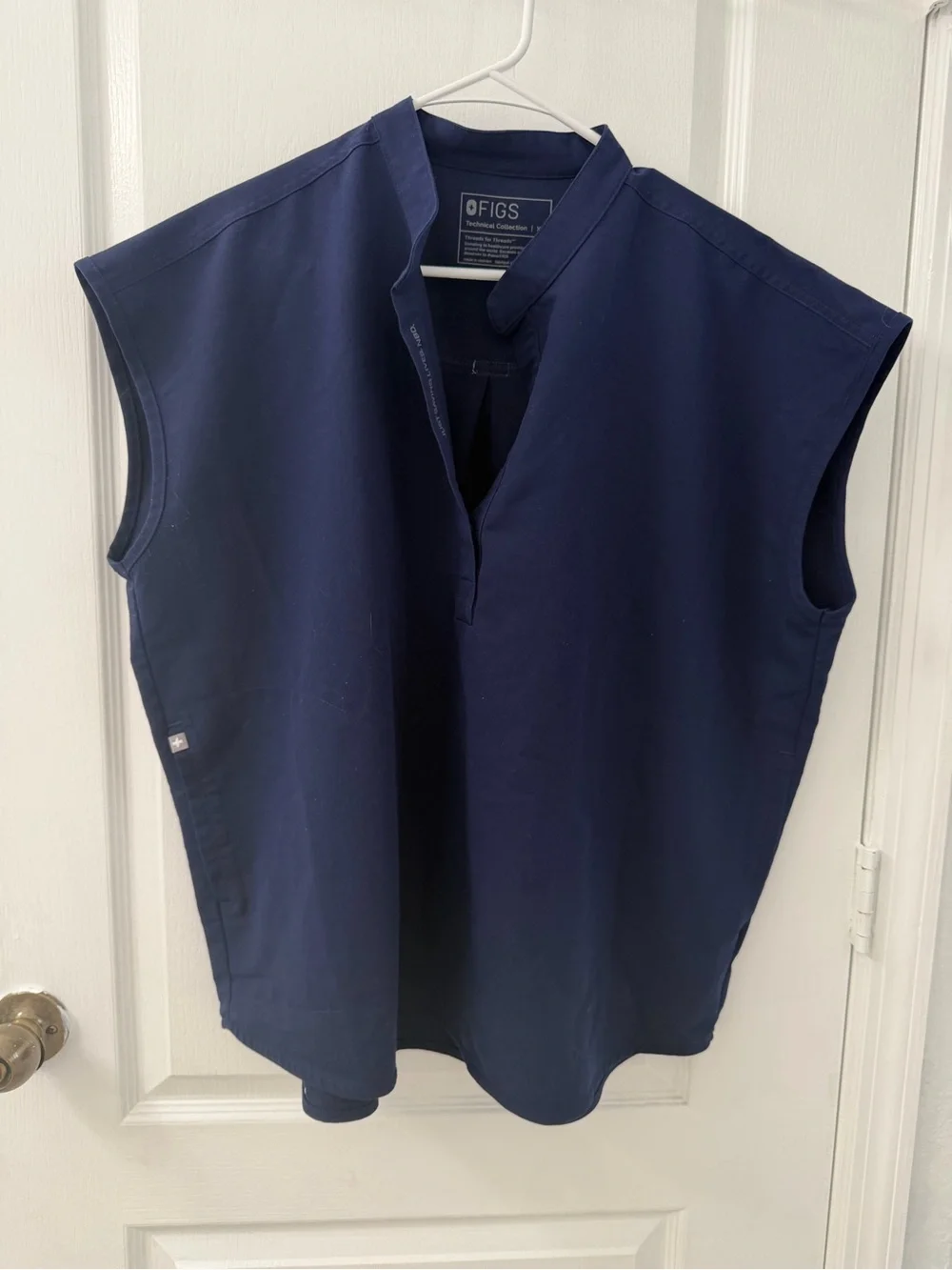 Figs Rafaella Oversized Navy Scrub Top (Size XL)